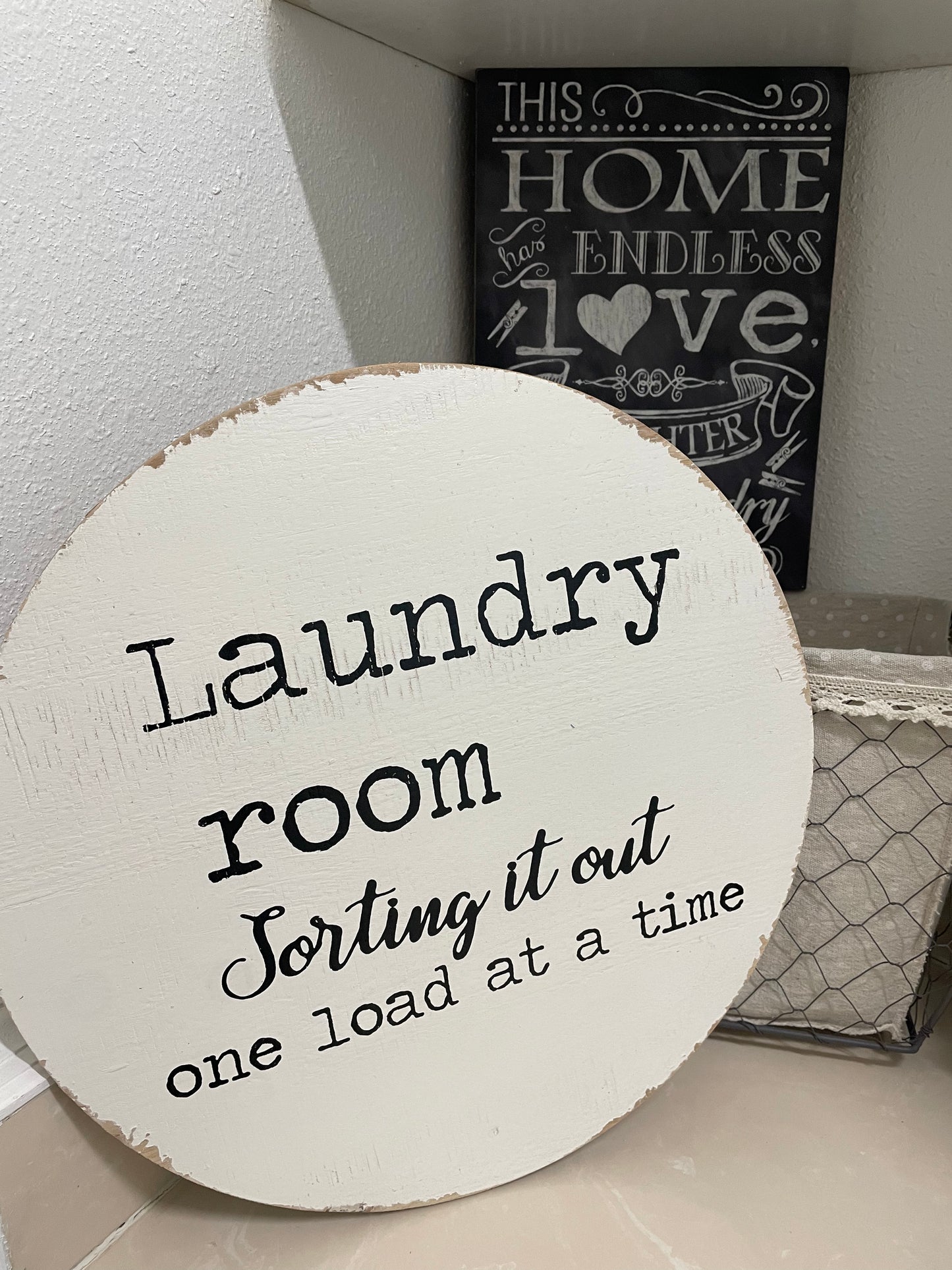 Round Laundry Sign